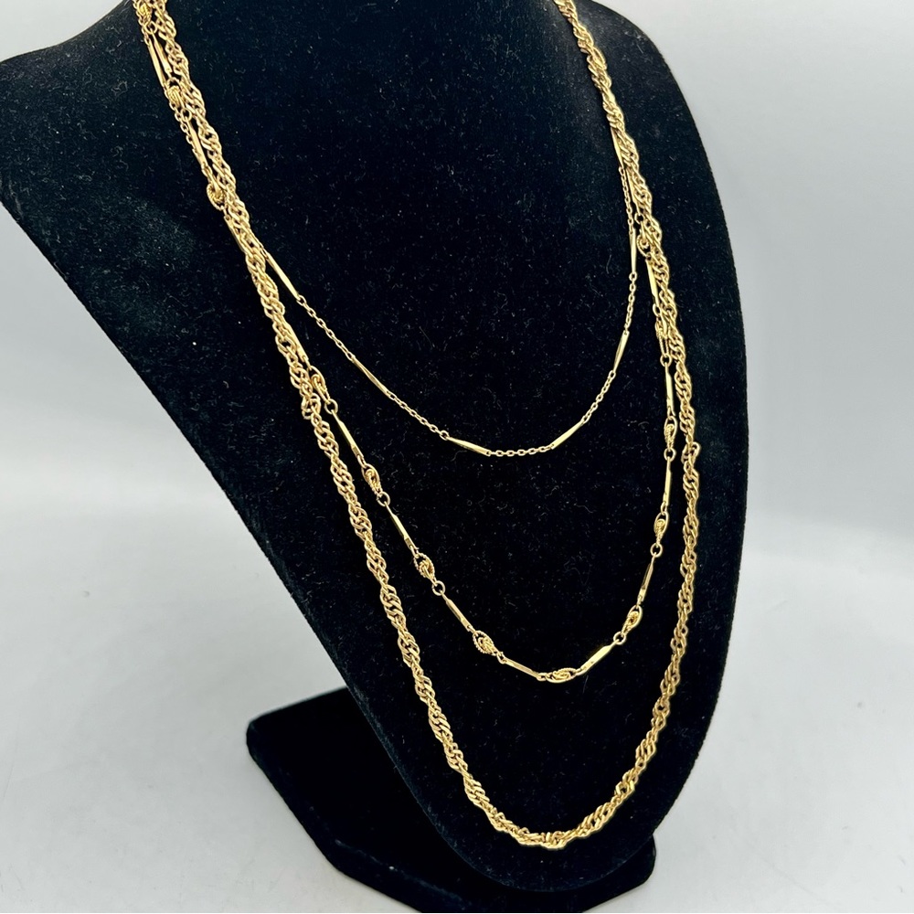 Vintage TRIFARI gold tone 3 strand chain necklace